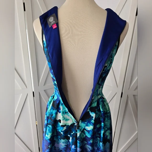 Vince Camuto Bold Blue Ombré Floral Sleeveless Dress - Picture 7 of 8